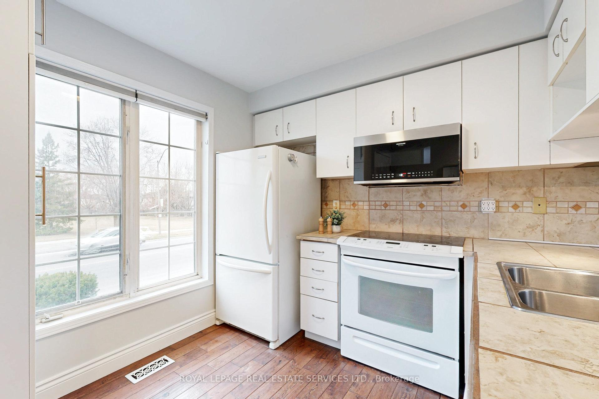 Photo 12 of Unit 11, 1623 Pickering Parkway, Pickering, Village East — HOMEH