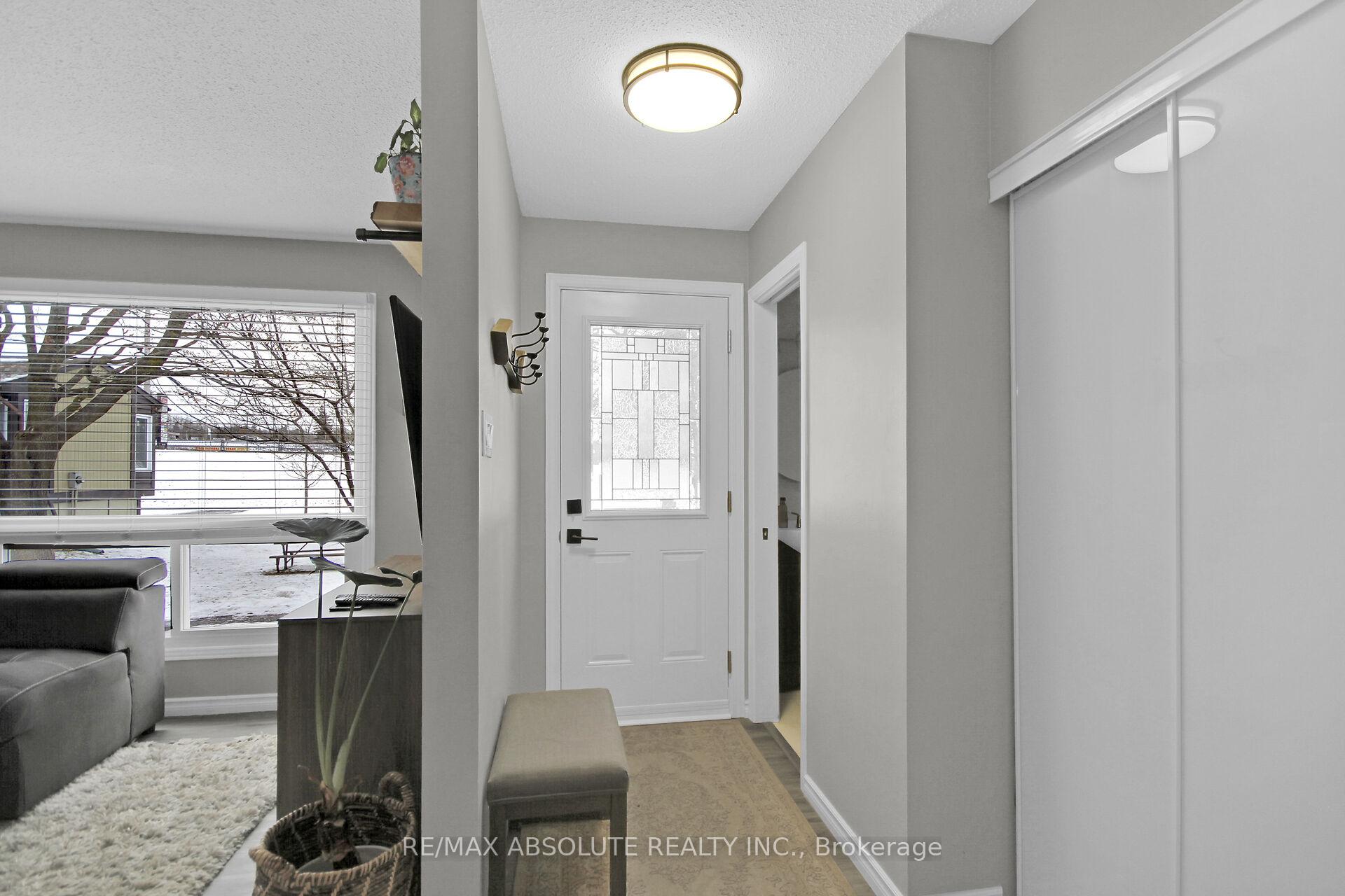Photo 2 of 1356 Bakker Court, Ottawa, Convent Glen South — HOMEH