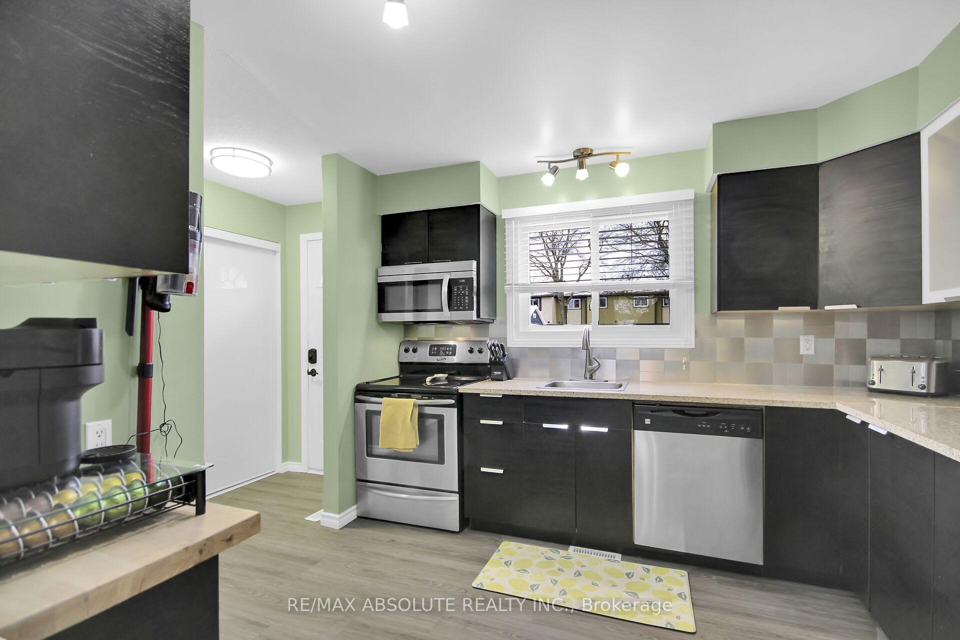 Photo 11 of 1356 Bakker Court, Ottawa, Convent Glen South — HOMEH