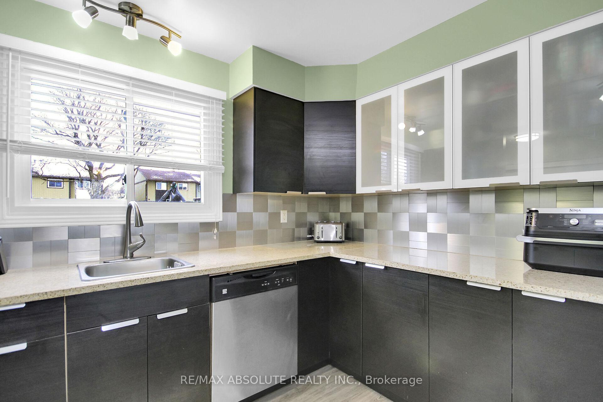 Photo 13 of 1356 Bakker Court, Ottawa, Convent Glen South — HOMEH