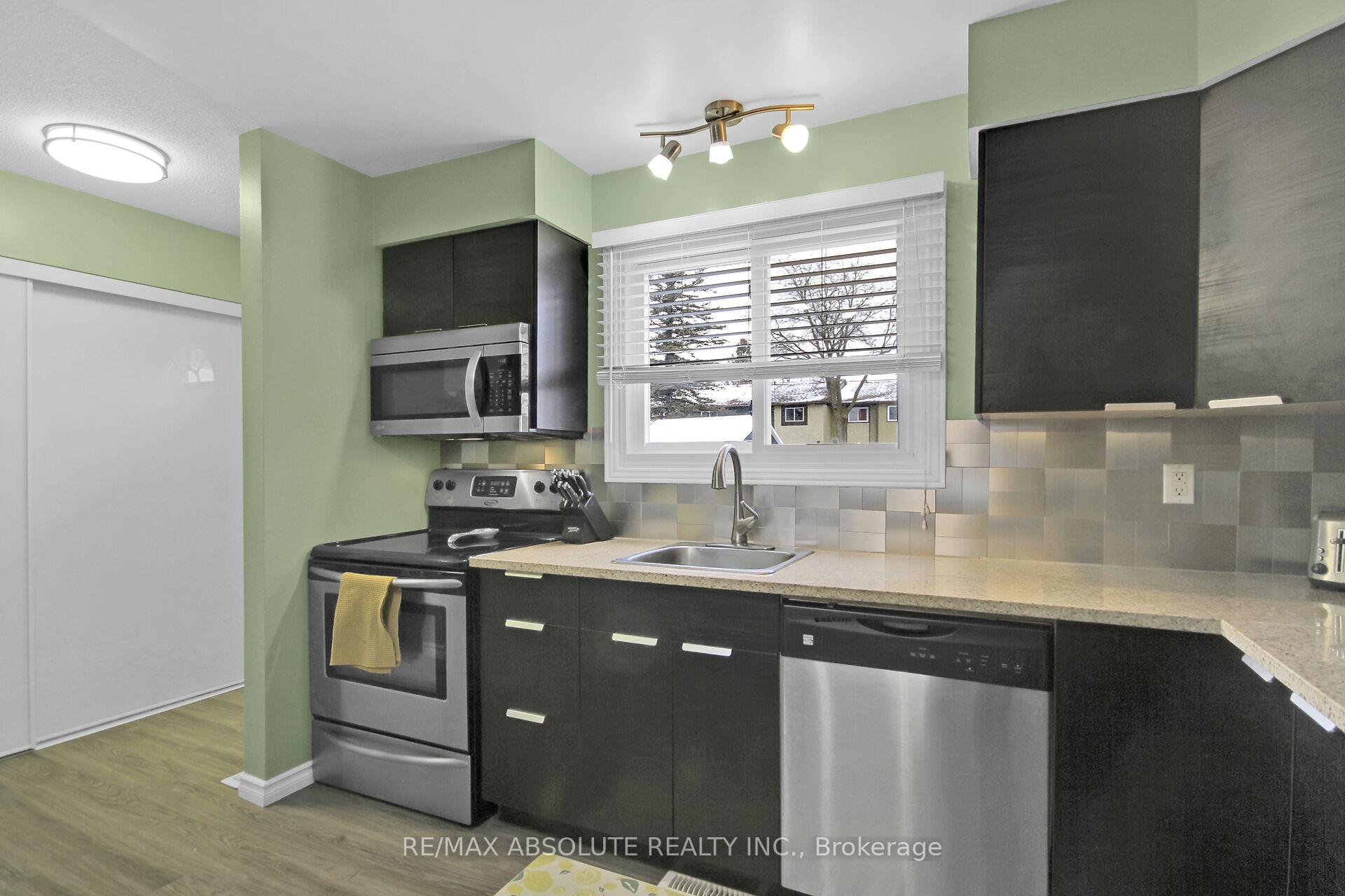 Photo 14 of 1356 Bakker Court, Ottawa, Convent Glen South — HOMEH