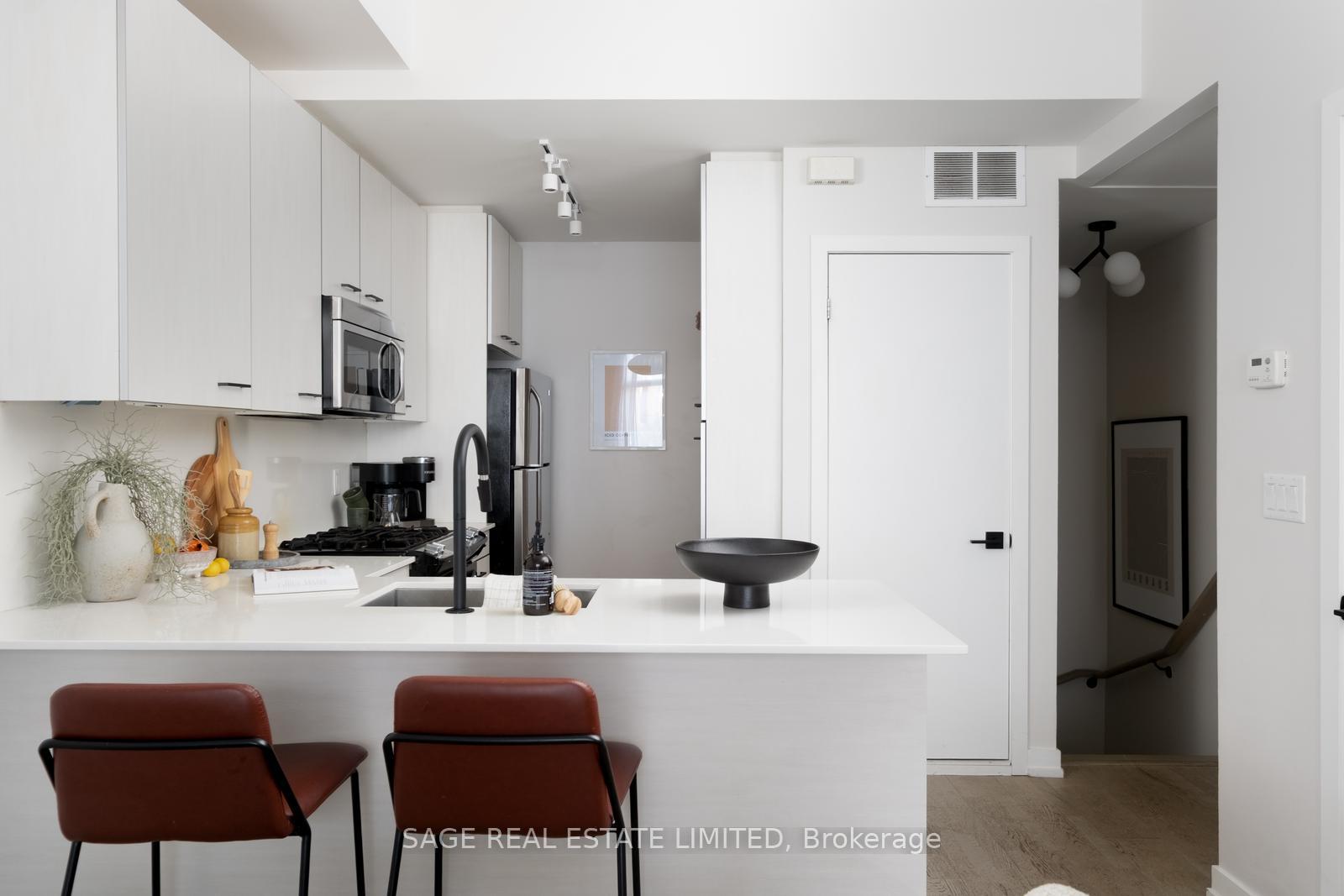 Photo 12 of Unit 8, 1321 Gerrard Street E, Toronto, Greenwood-Coxwell — HOMEH