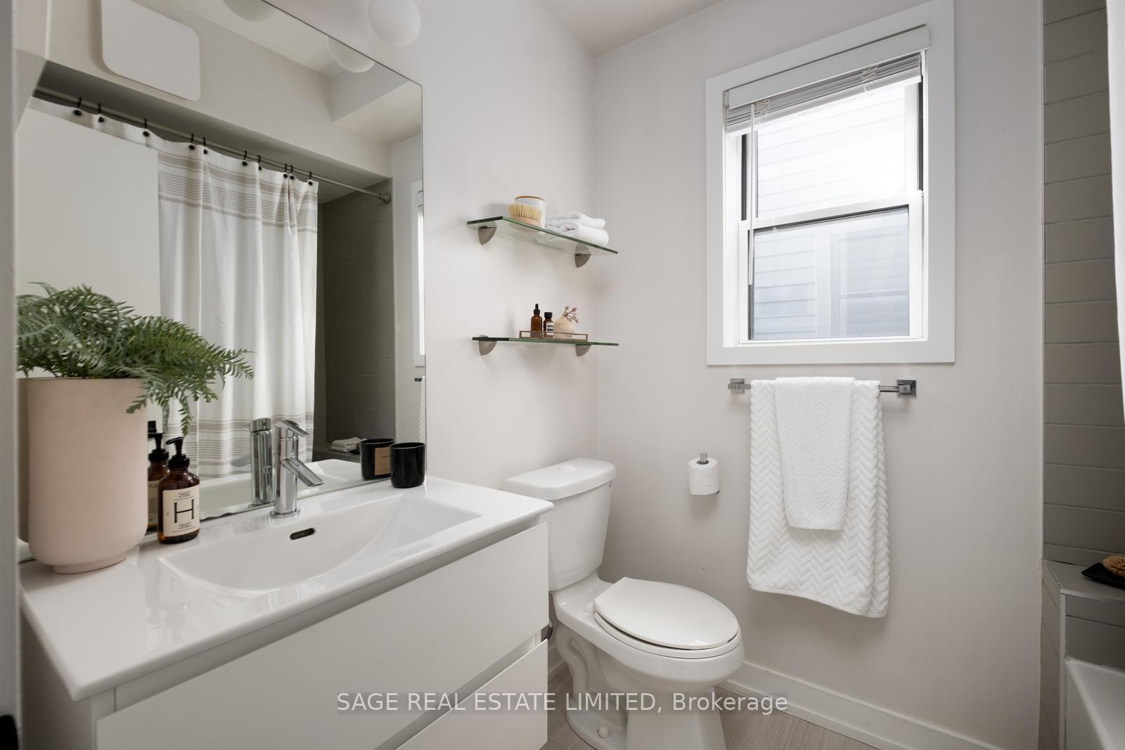 Photo 28 of Unit 8, 1321 Gerrard Street E, Toronto, Greenwood-Coxwell — HOMEH