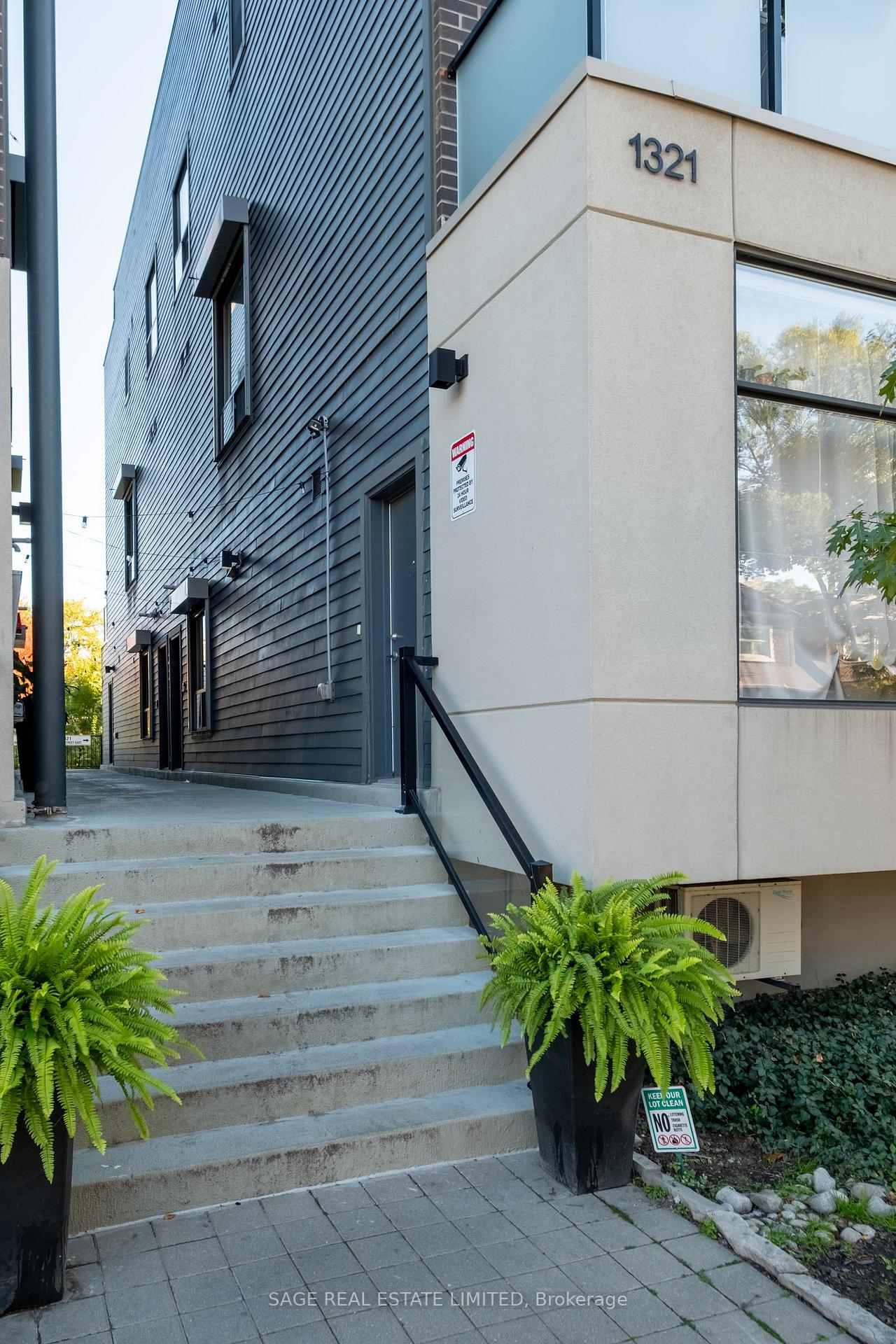 Photo 36 of Unit 8, 1321 Gerrard Street E, Toronto, Greenwood-Coxwell — HOMEH