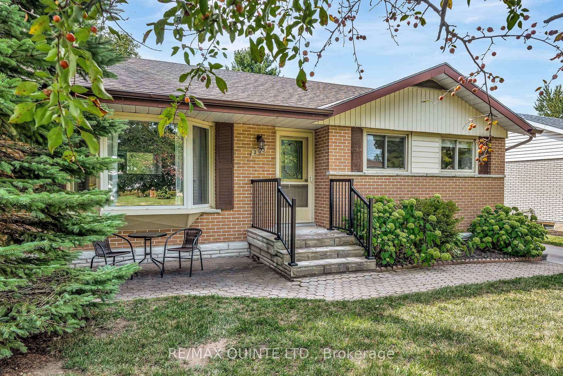 Photo 4 of 263 College Street W, Belleville, Belleville Ward — HOMEH