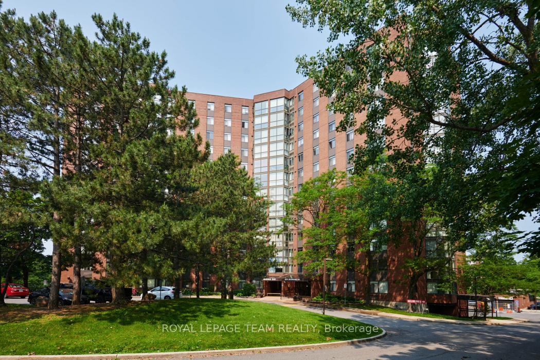 Front of Unit 904, 2871 Richmond Road