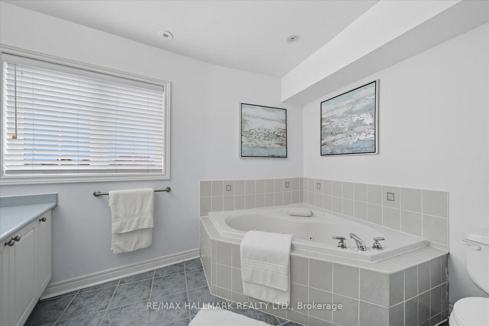 Photo 28 of Unit 23, 20 Greensborough Villag Circle, Markham, Greensborough — HOMEH
