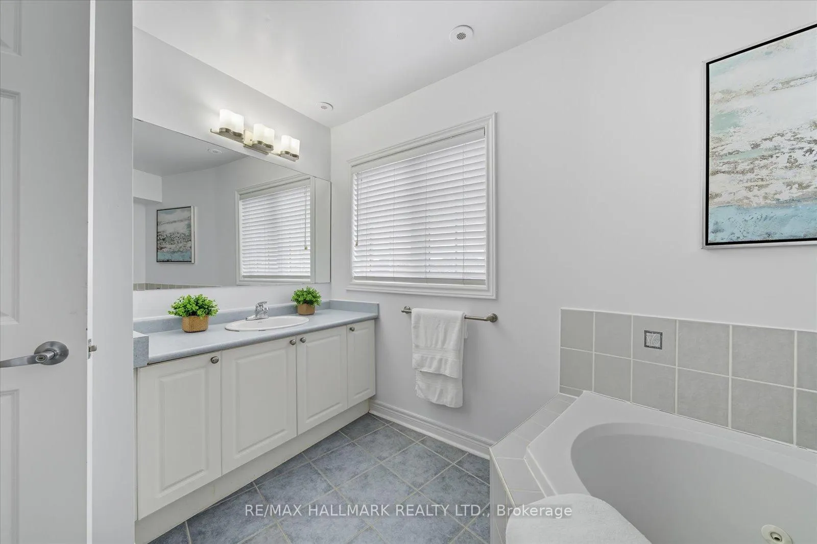 Photo 29 of Unit 23, 20 Greensborough Villag Circle, Markham, Greensborough — HOMEH