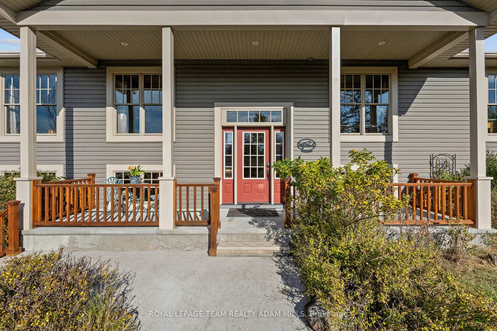 Photo 3 of 213 Wagon Drive, Ottawa, Dunrobin Shores — HOMEH