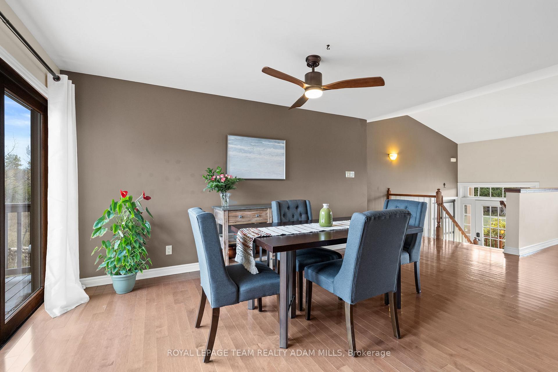 Photo 9 of 213 Wagon Drive, Ottawa, Dunrobin Shores — HOMEH