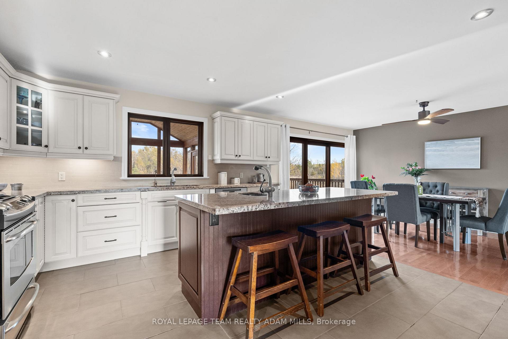 Photo 12 of 213 Wagon Drive, Ottawa, Dunrobin Shores — HOMEH