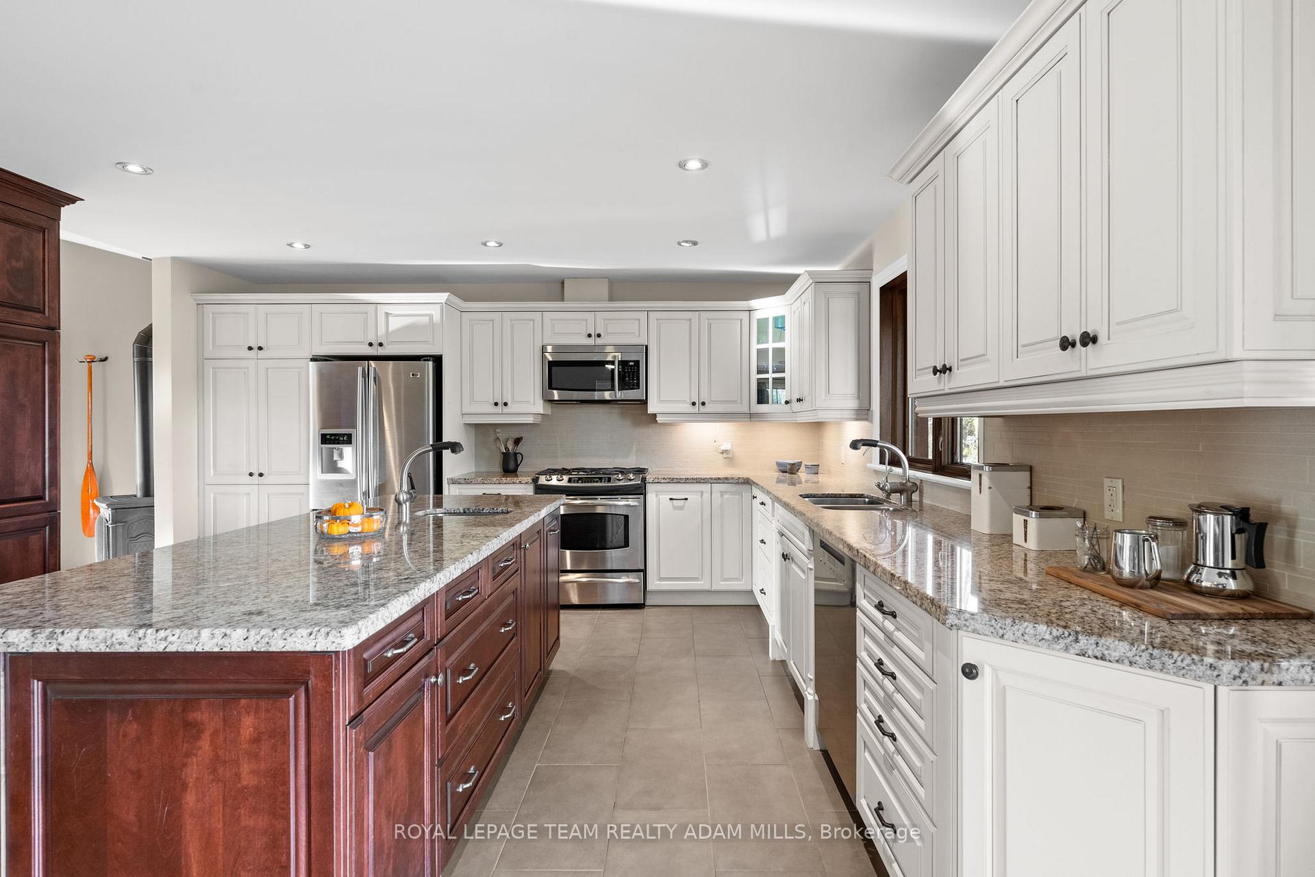 Photo 16 of 213 Wagon Drive, Ottawa, Dunrobin Shores — HOMEH