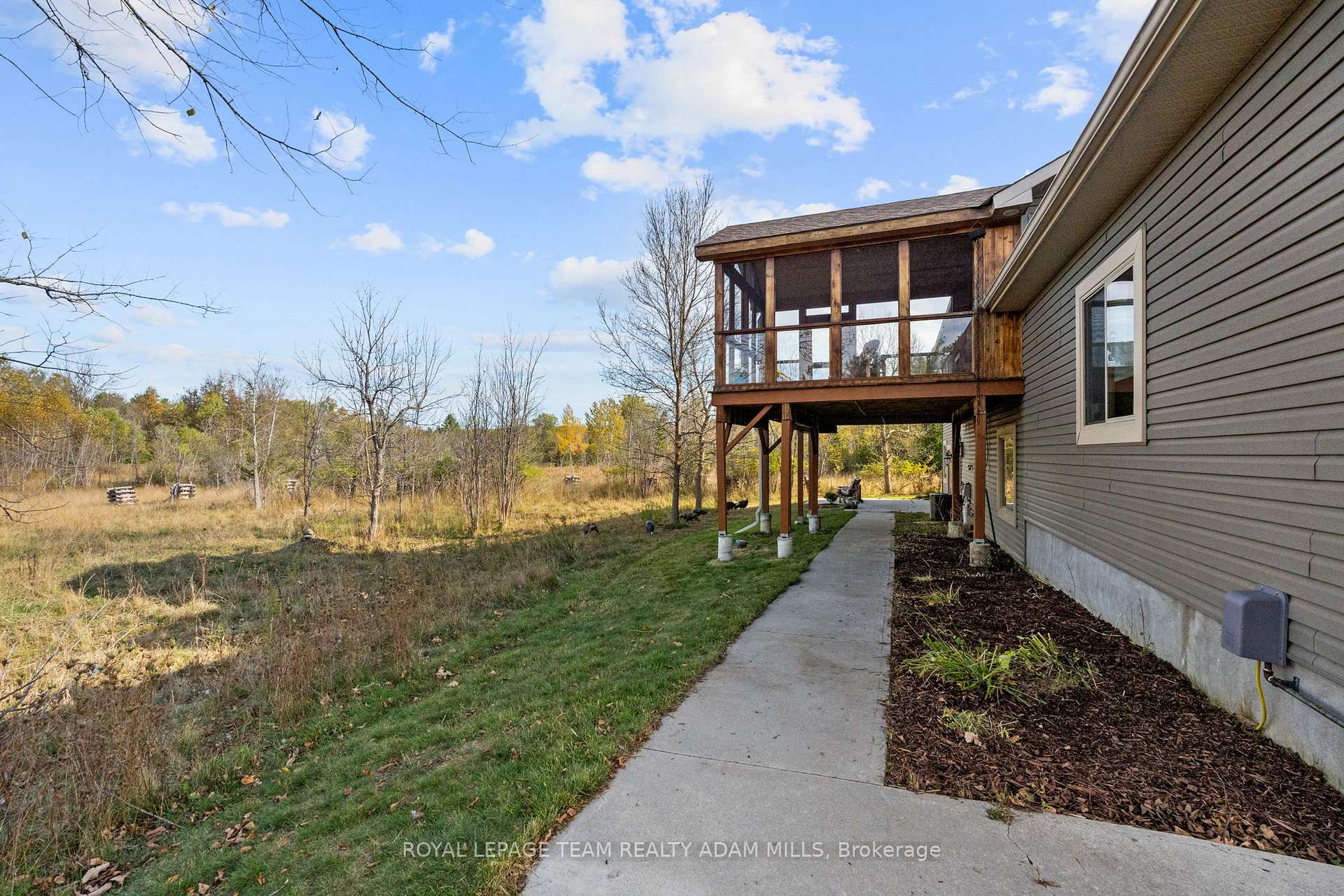 Photo 42 of 213 Wagon Drive, Ottawa, Dunrobin Shores — HOMEH
