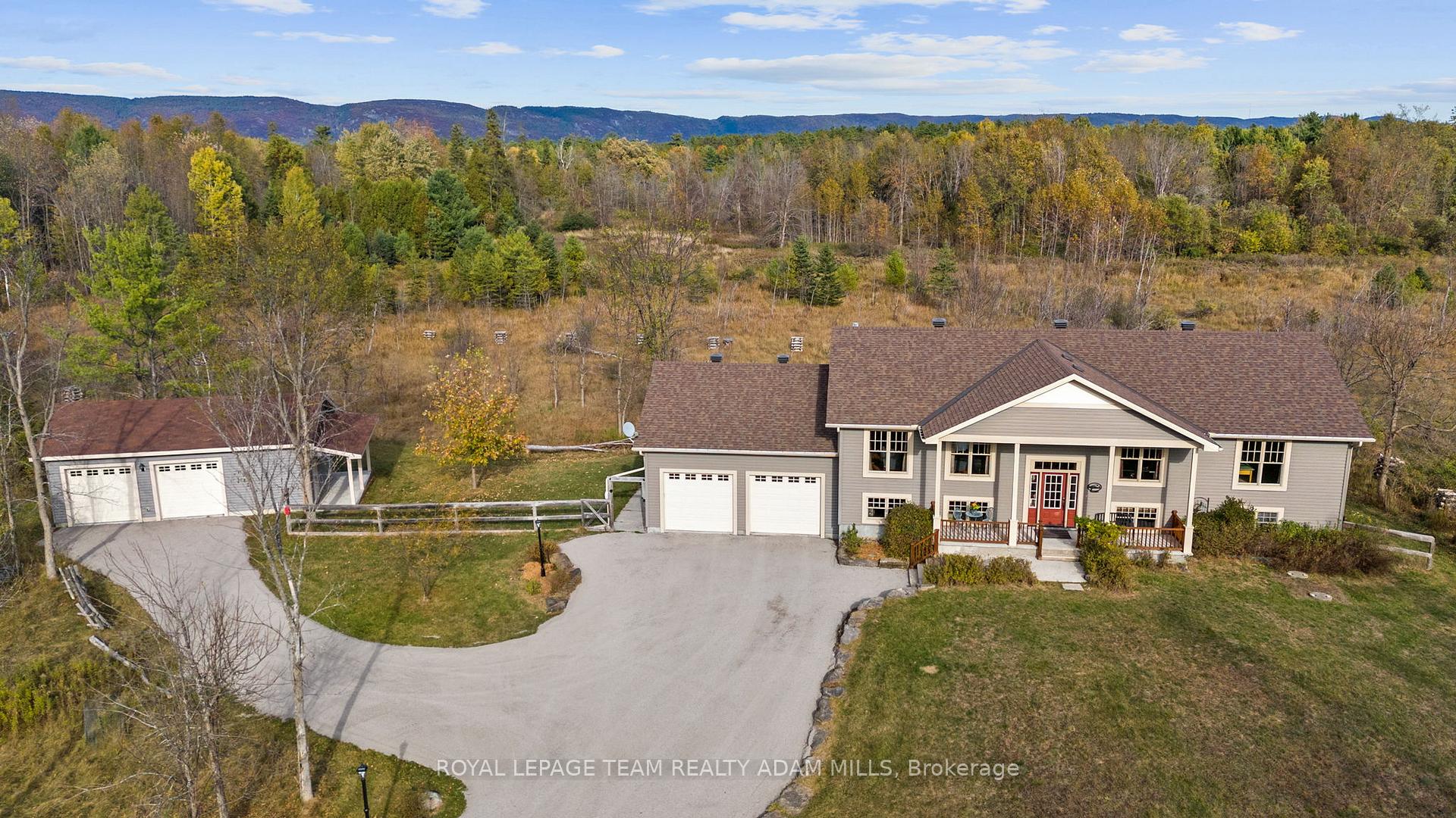 Photo 44 of 213 Wagon Drive, Ottawa, Dunrobin Shores — HOMEH
