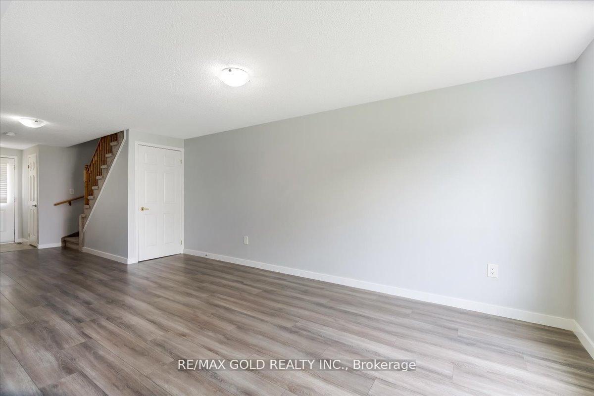 Photo 7 of 260 Dunsmore Lane, Barrie, Georgian Drive — HOMEH