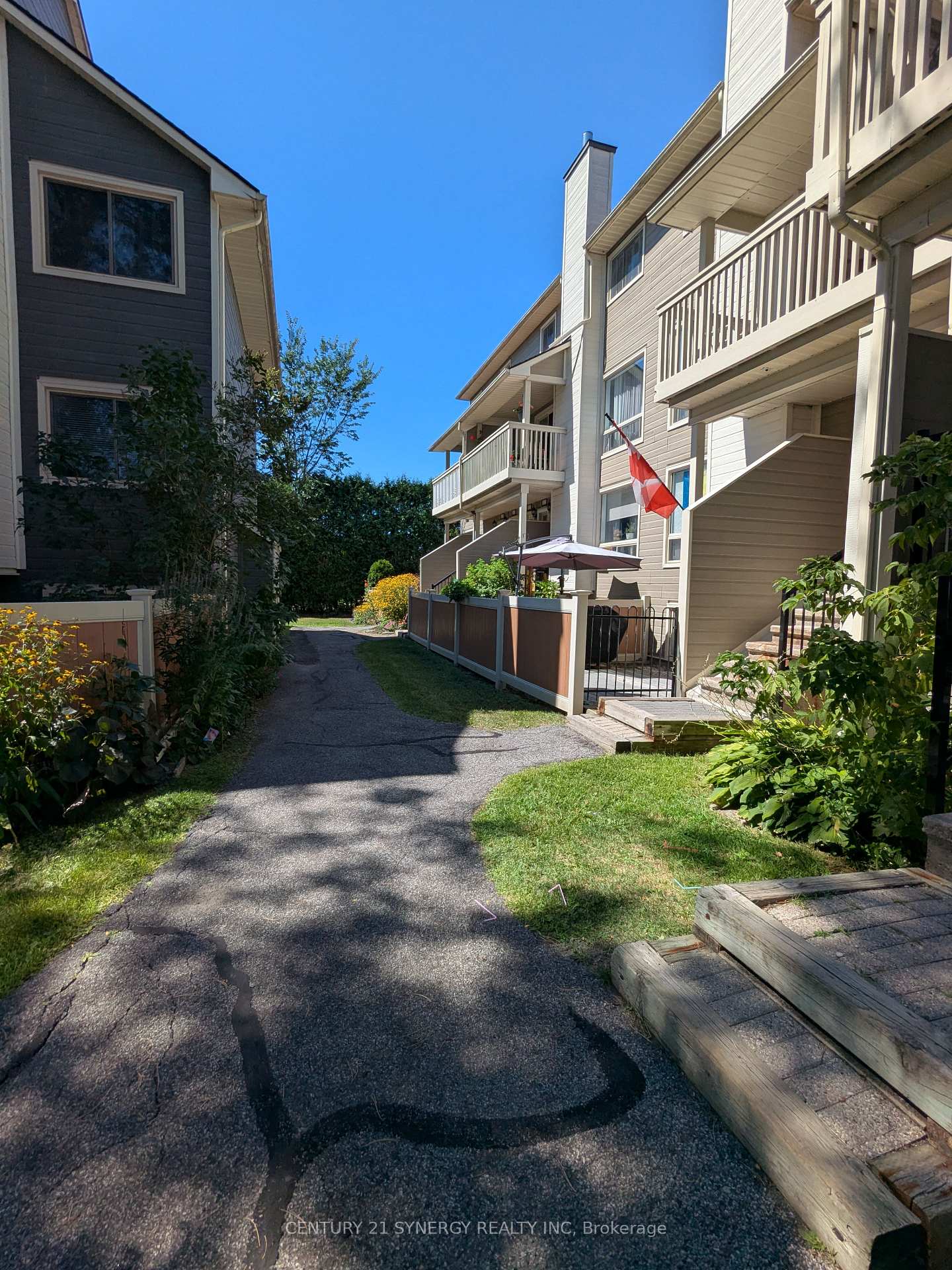 Front of Unit 5B, 762 St. Andre Drive
