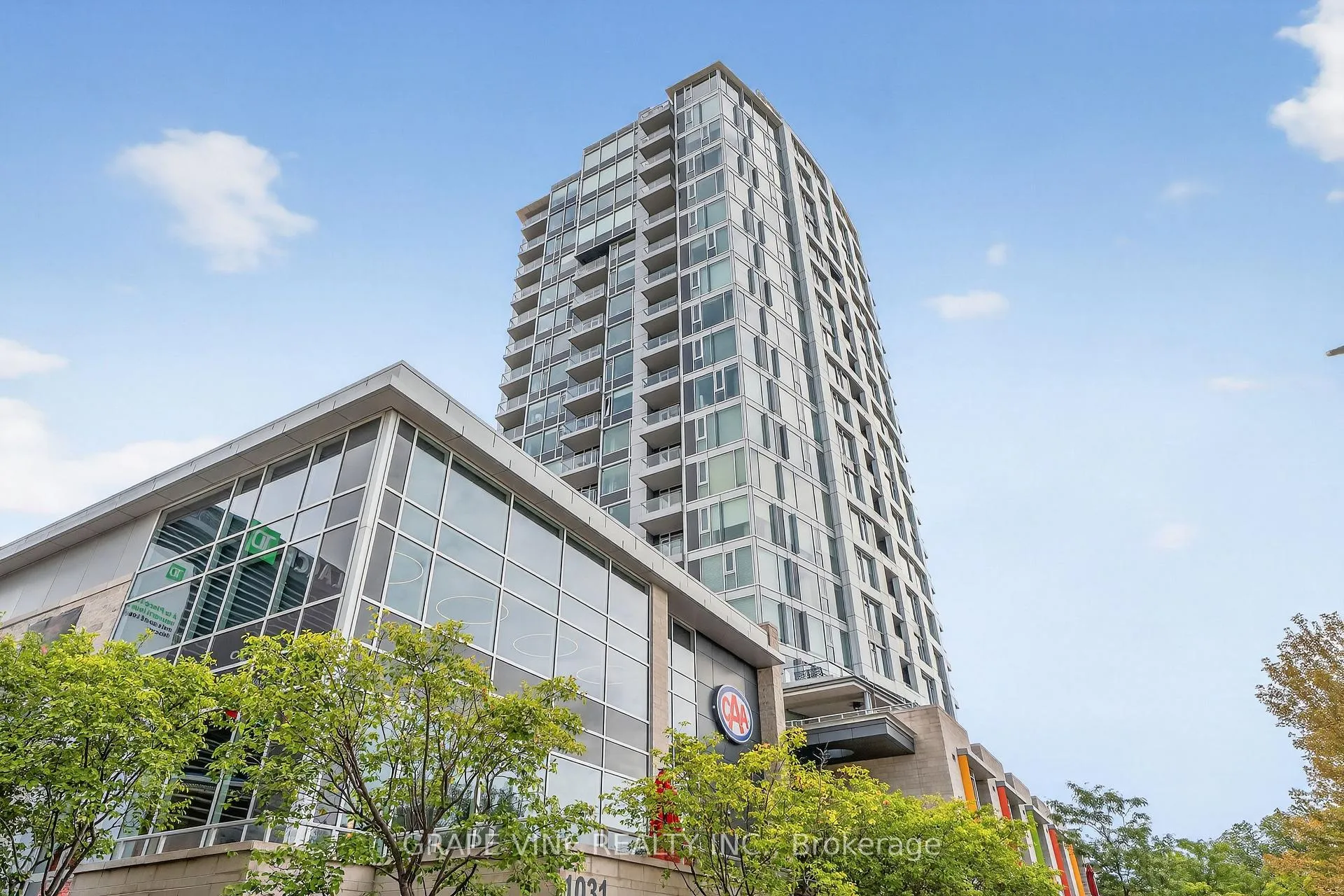 Photo 2 of Unit 304, 1035 Bank Street, Ottawa, Glebe — HOMEH