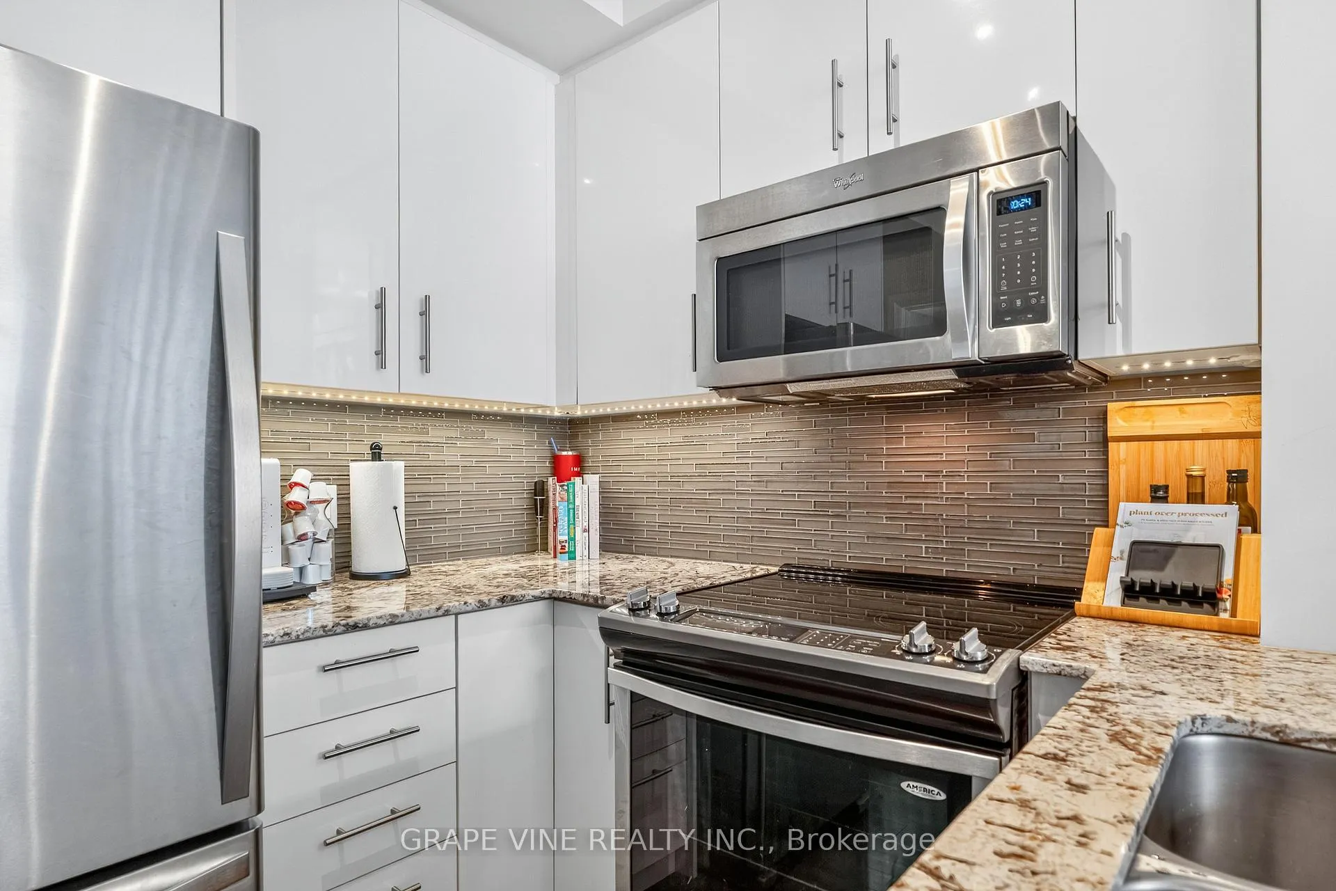Photo 11 of Unit 304, 1035 Bank Street, Ottawa, Glebe — HOMEH