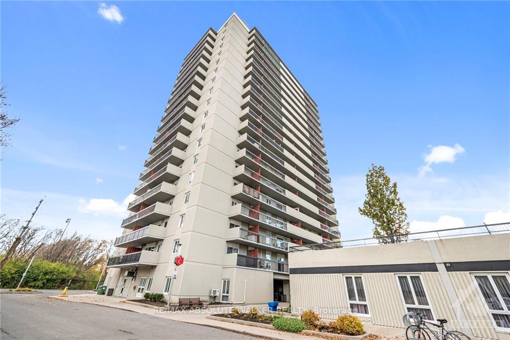 Front of Unit 1807, 158C Mcarthur Avenue