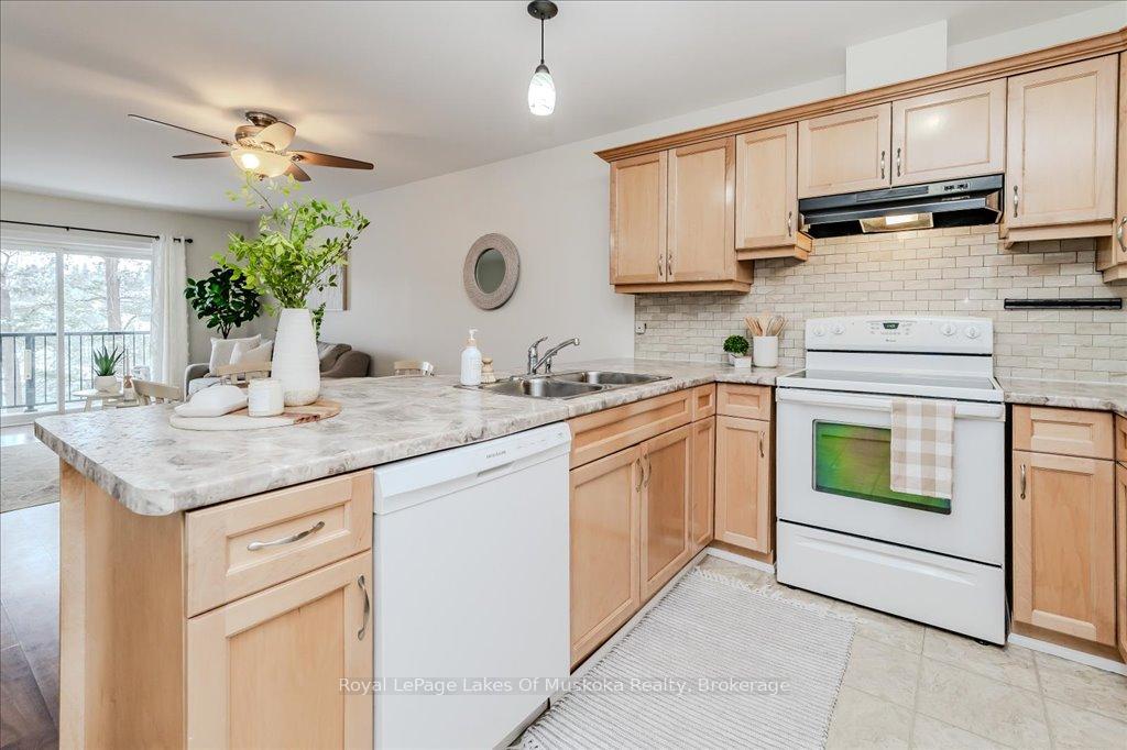 Photo 18 of Unit GL2, 10A Kimberley Avenue, Bracebridge, Macaulay — HOMEH