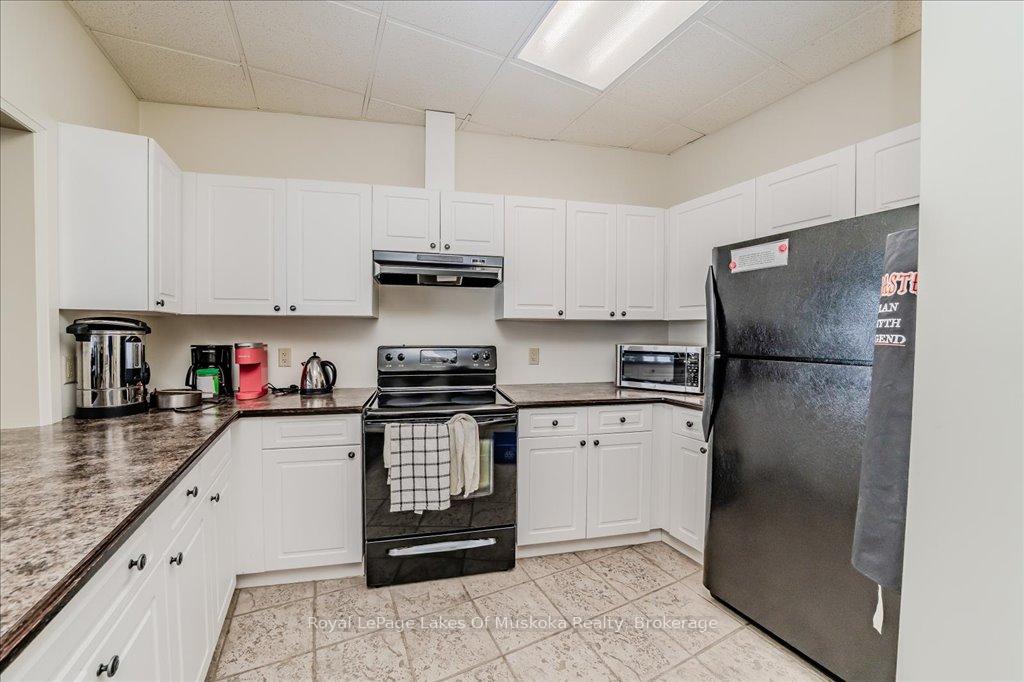 Photo 53 of Unit GL2, 10A Kimberley Avenue, Bracebridge, Macaulay — HOMEH