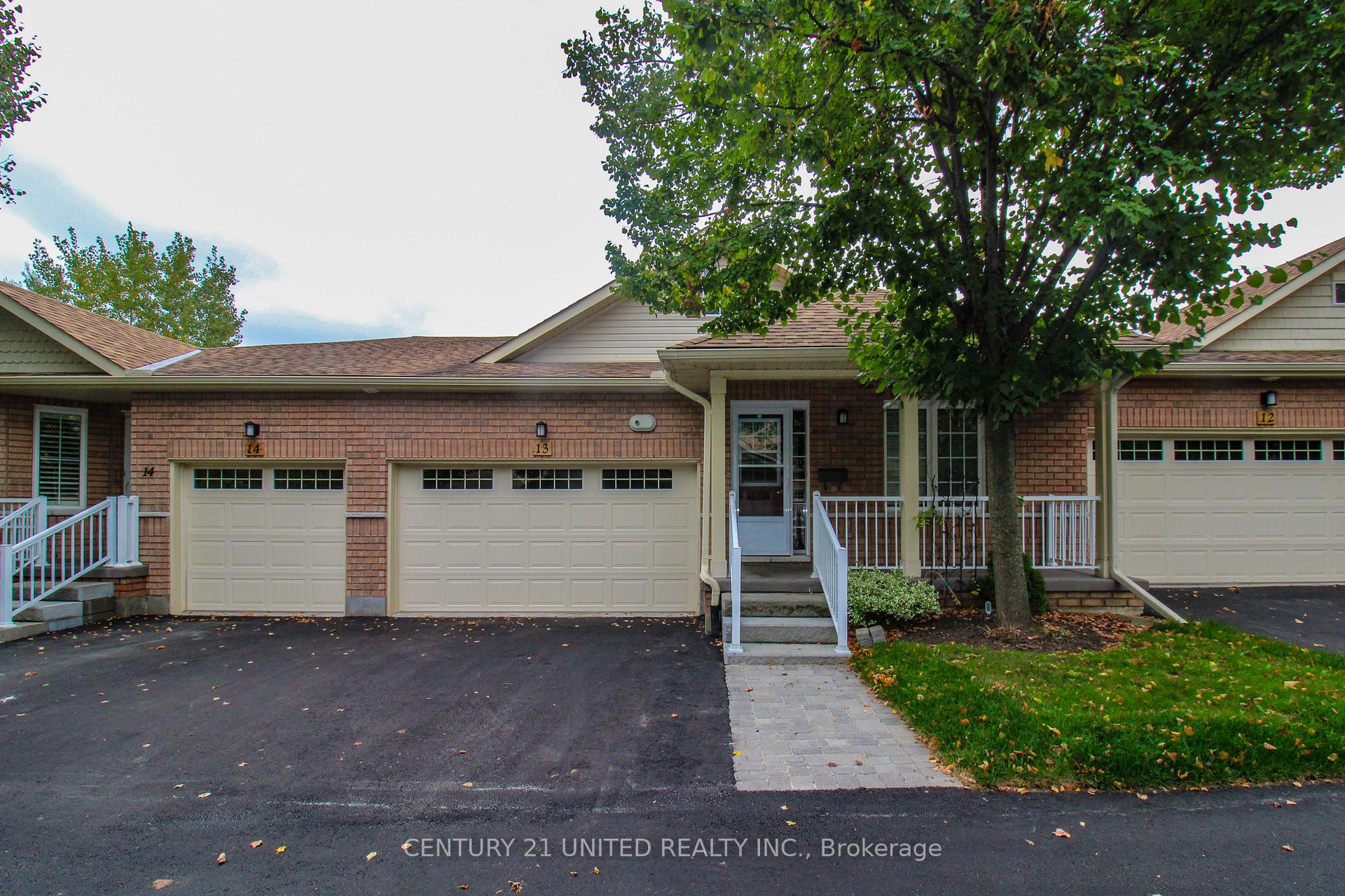 Front of Unit #13, 877 Wentworth Street