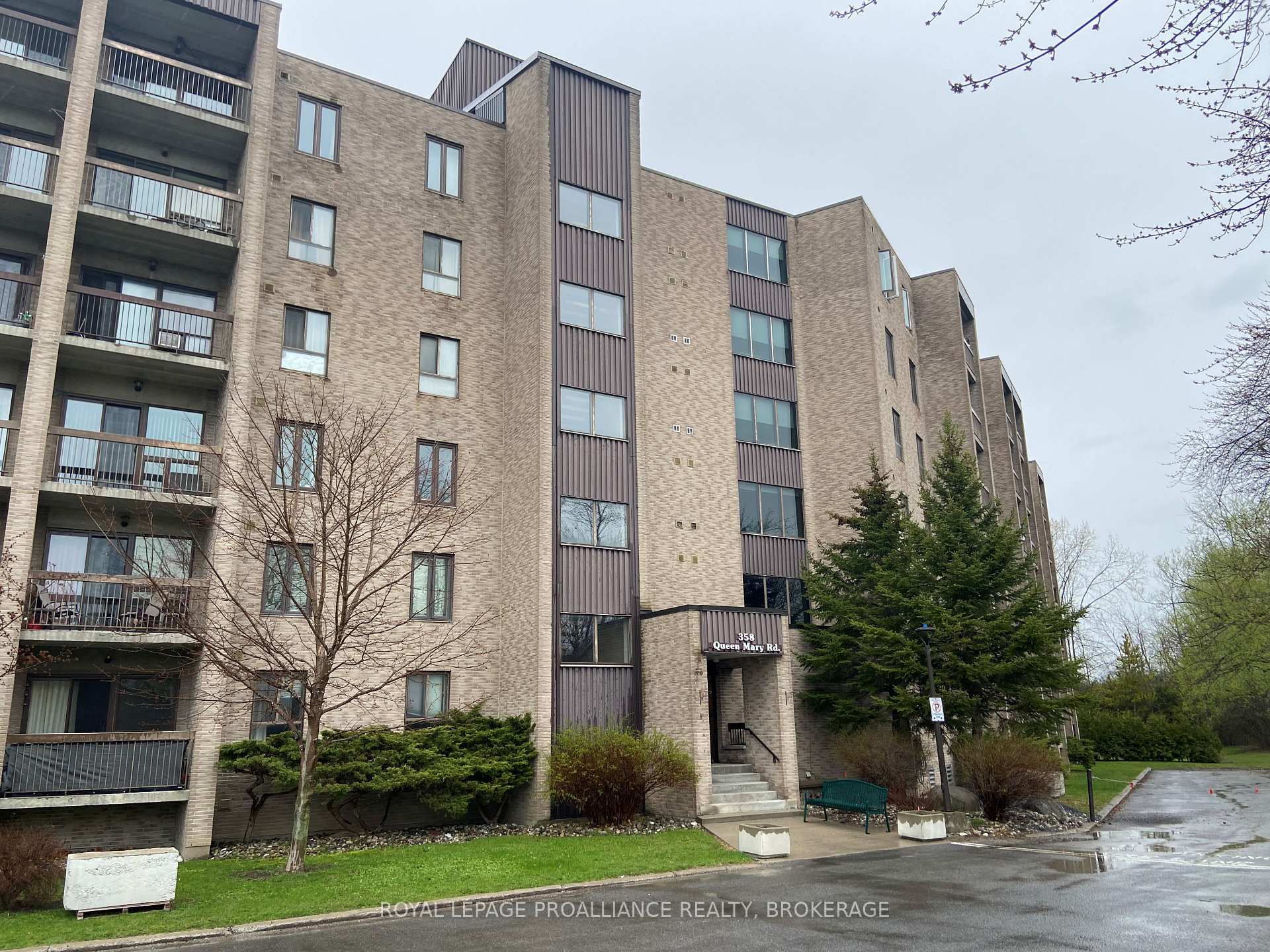 Photo 1 of Unit 208, 358 Queen Mary Road, Kingston, West of Sir John A. Blvd — HOMEH