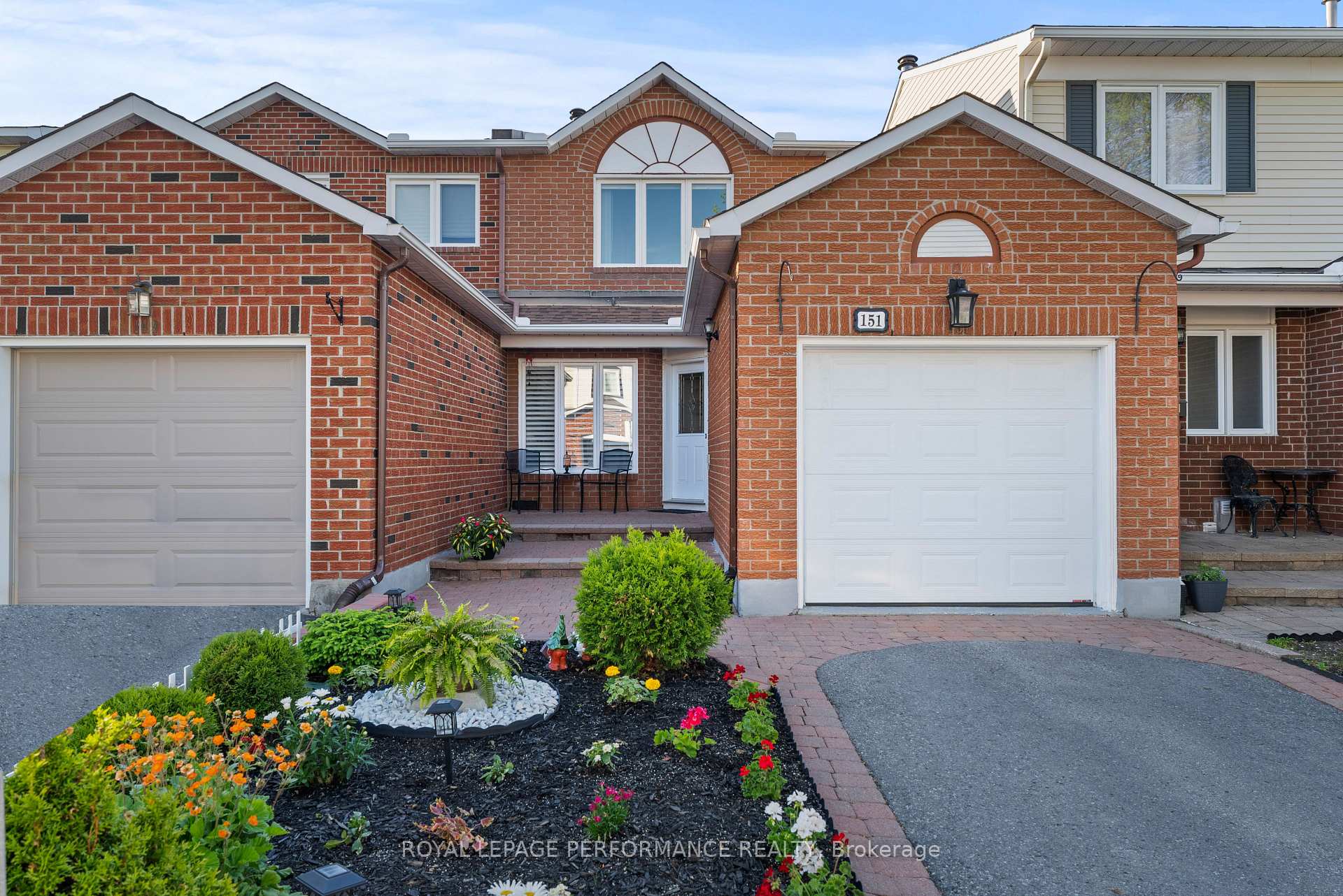 Photo 2 of 151 Midsummer Terrace, Ottawa, Queenswood Heights South — HOMEH