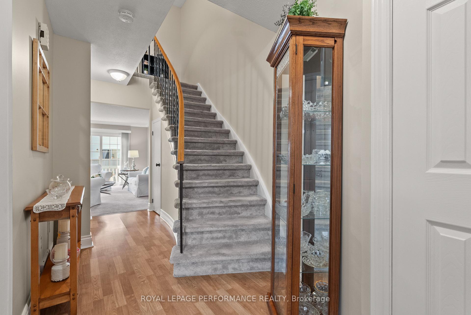 Photo 4 of 151 Midsummer Terrace, Ottawa, Queenswood Heights South — HOMEH