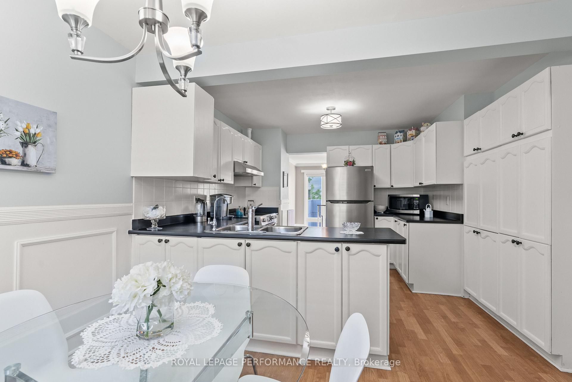 Photo 6 of 151 Midsummer Terrace, Ottawa, Queenswood Heights South — HOMEH