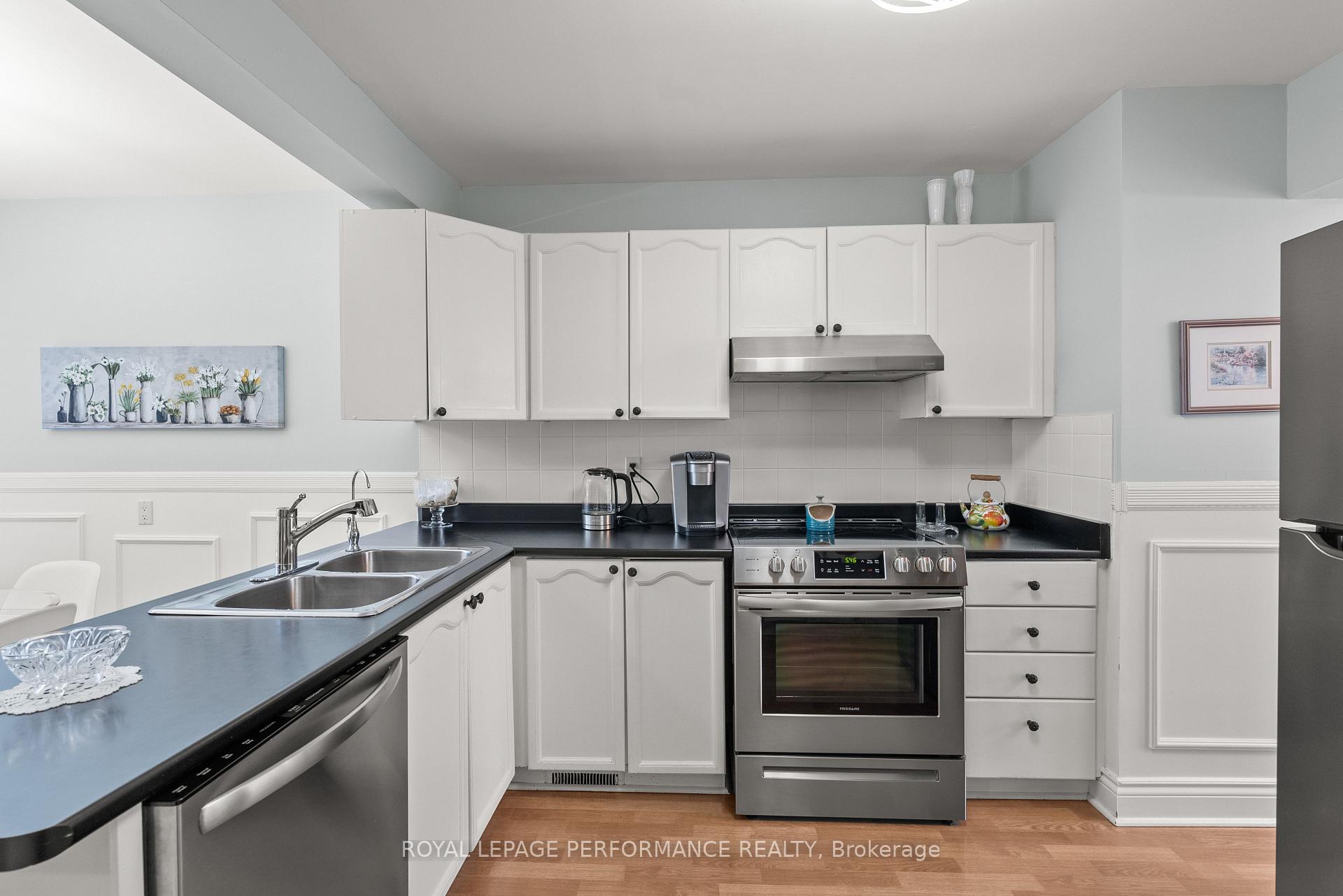 Photo 8 of 151 Midsummer Terrace, Ottawa, Queenswood Heights South — HOMEH
