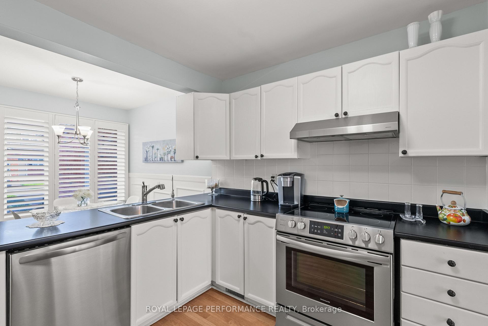 Photo 9 of 151 Midsummer Terrace, Ottawa, Queenswood Heights South — HOMEH
