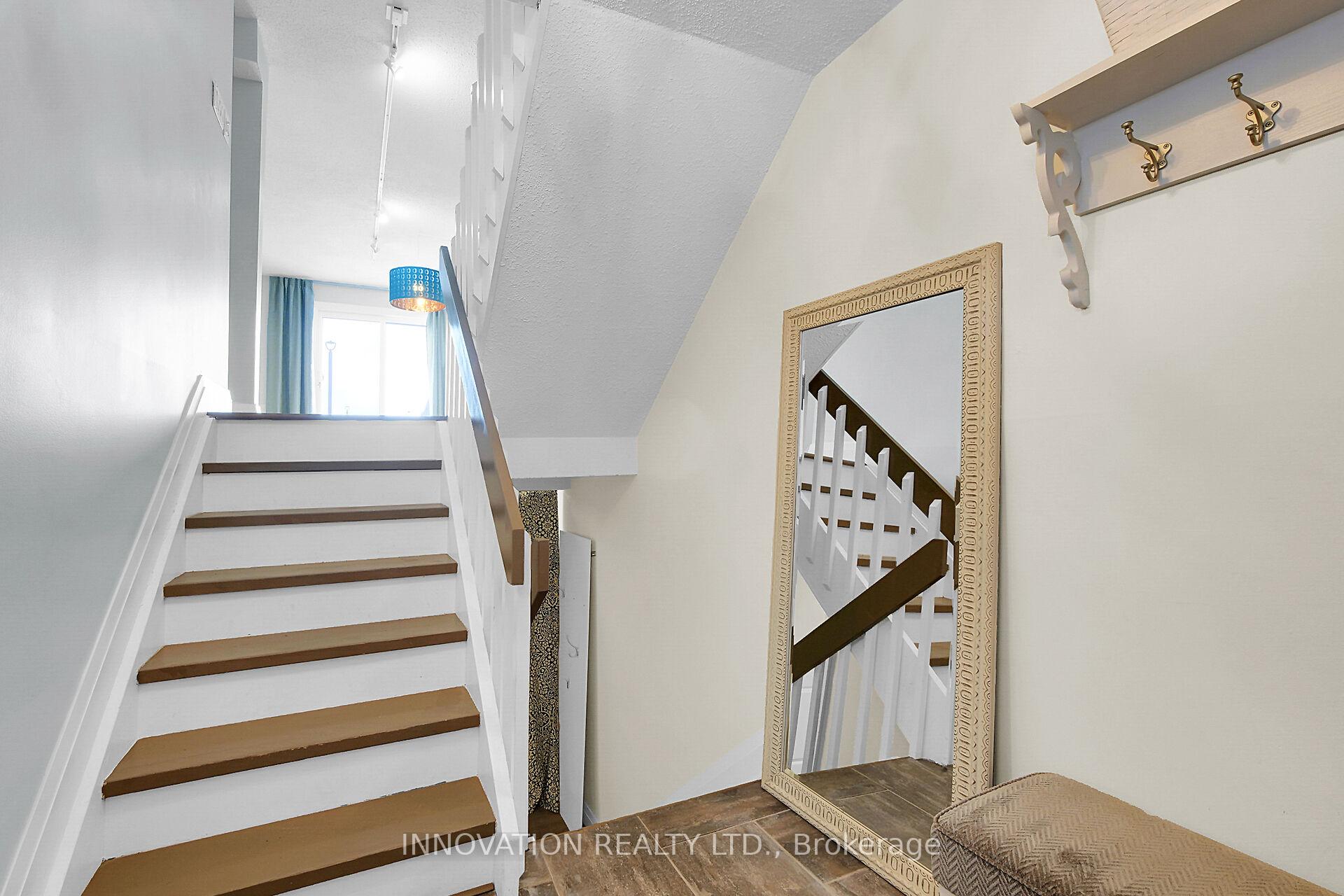 Photo 3 of 360 Montfort Street, Ottawa, Vanier — HOMEH