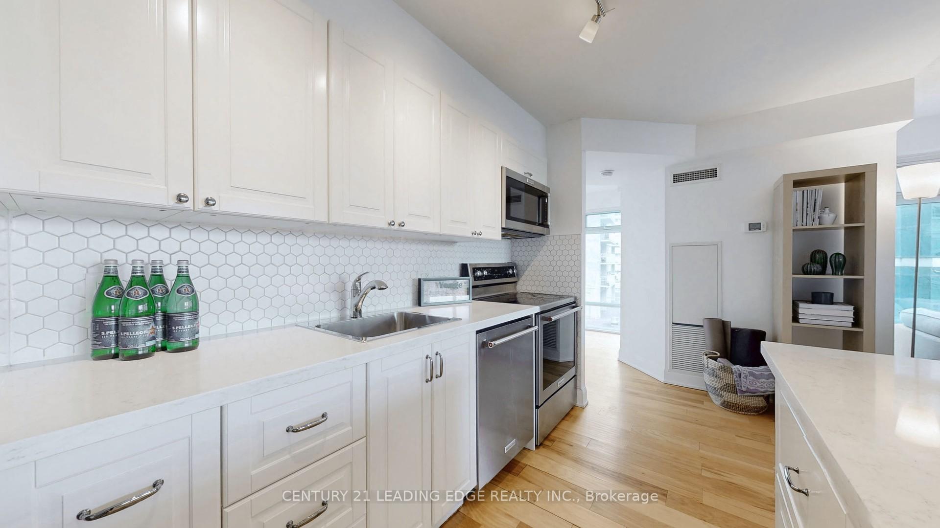 Photo 5 of Unit 802, 2191 Yonge Street, Toronto, Mount Pleasant West — HOMEH