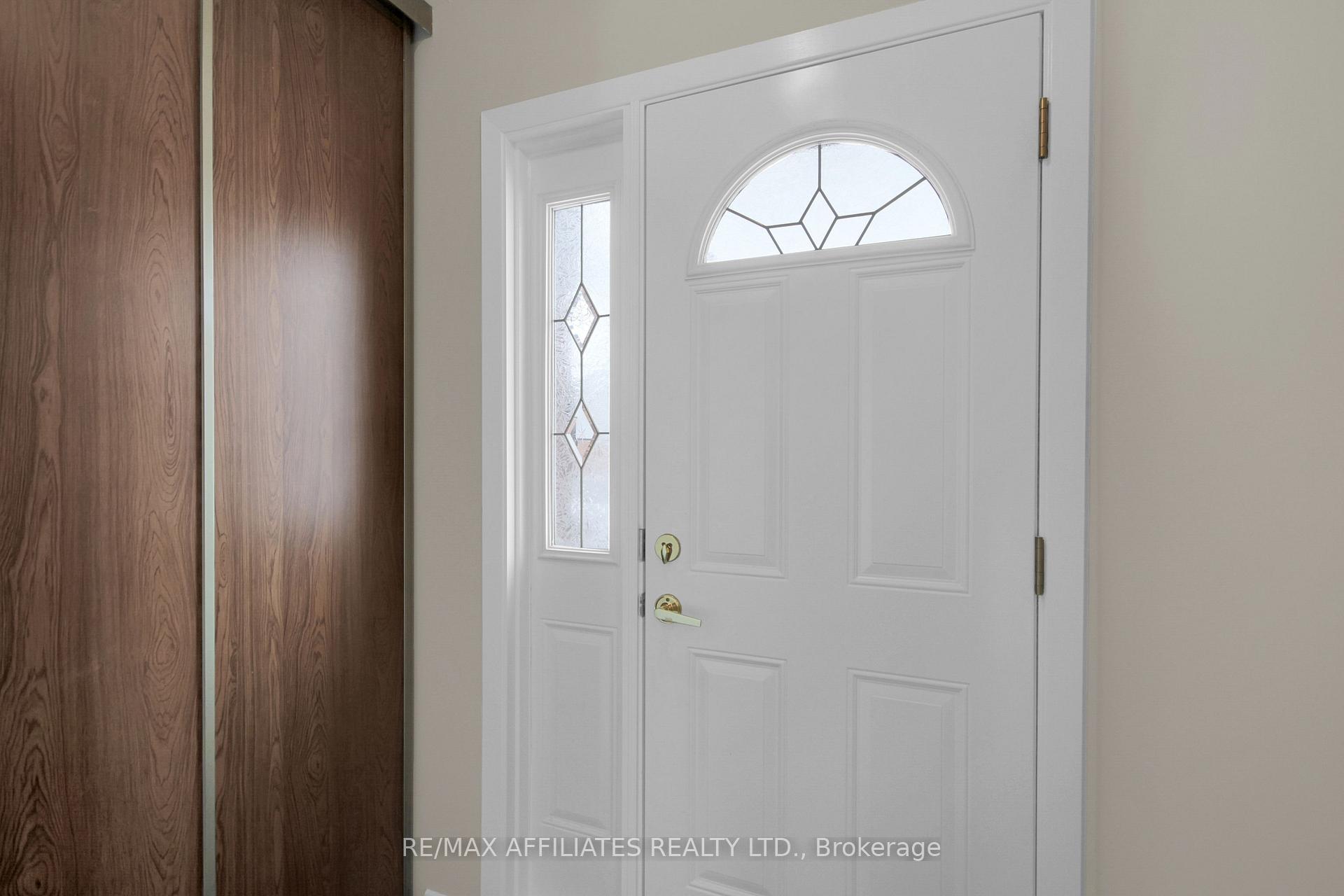 Photo 3 of Unit C, 432 Moodie Drive, Ottawa, Westcliffe Estates — HOMEH