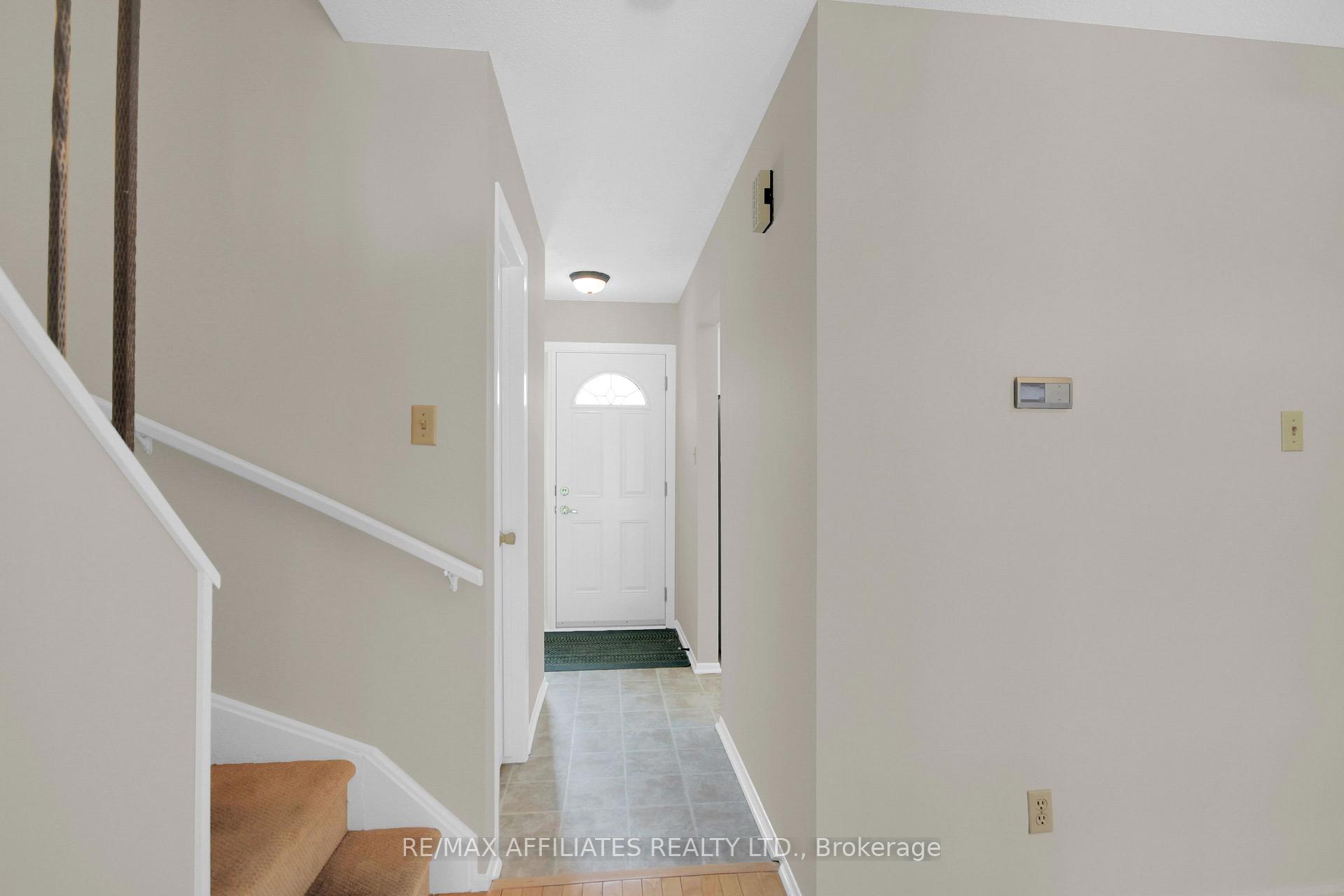 Photo 4 of Unit C, 432 Moodie Drive, Ottawa, Westcliffe Estates — HOMEH