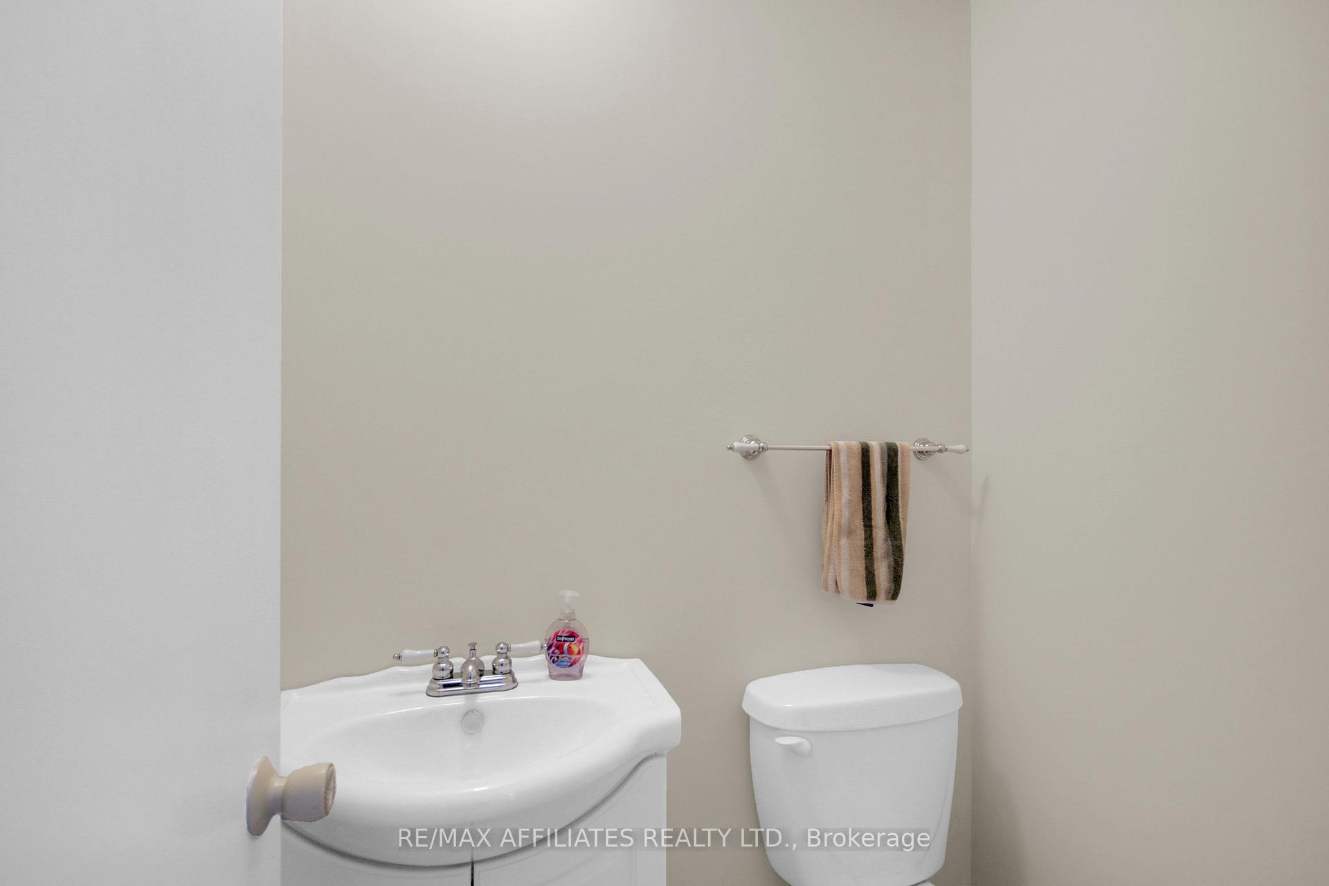 Photo 11 of Unit C, 432 Moodie Drive, Ottawa, Westcliffe Estates — HOMEH