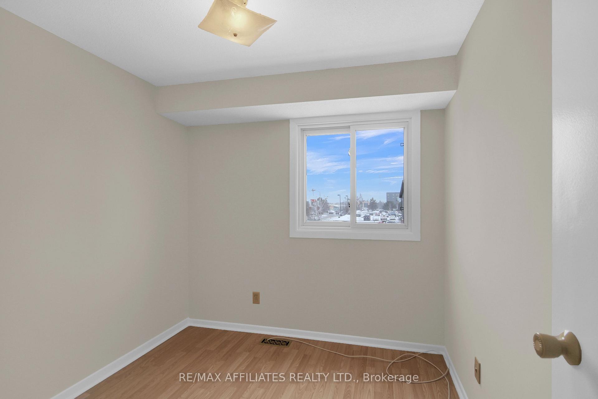 Photo 15 of Unit C, 432 Moodie Drive, Ottawa, Westcliffe Estates — HOMEH
