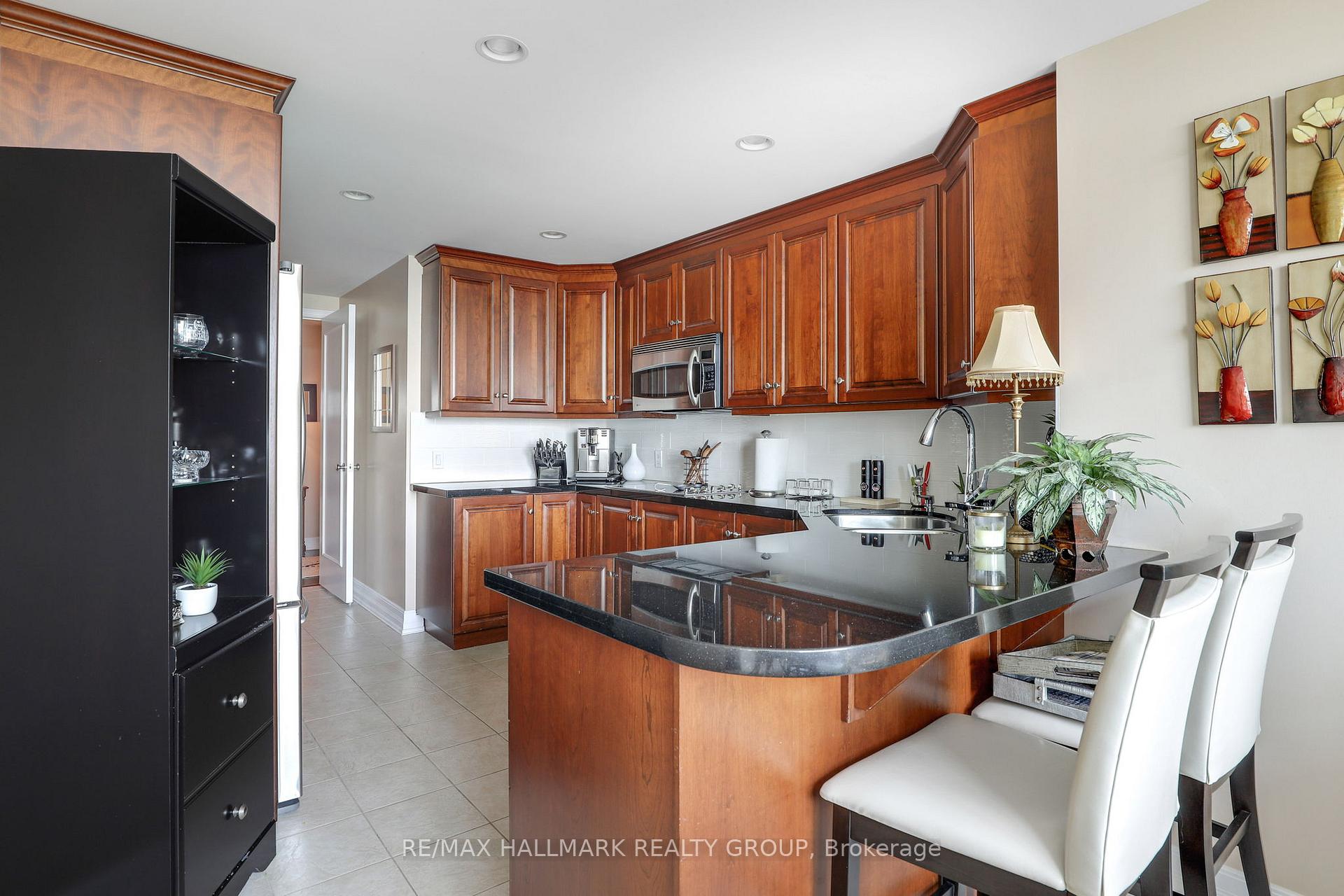 Photo 11 of Unit 1706, 3580 Rivergate Way, Ottawa, Quinterra — HOMEH