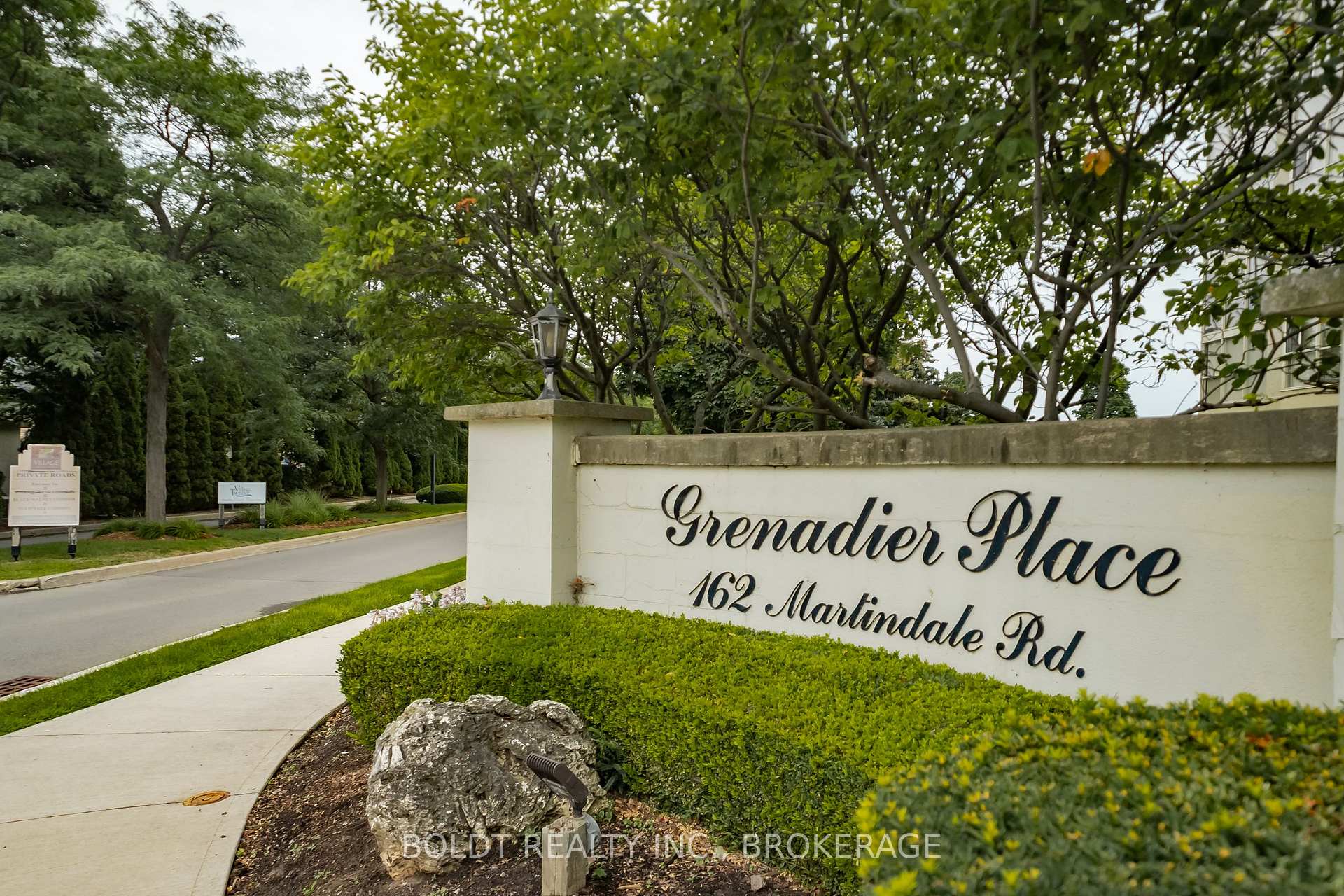Photo 5 of Unit 104, 162 Martindale Road, St. Catharines, Grapeview — HOMEH