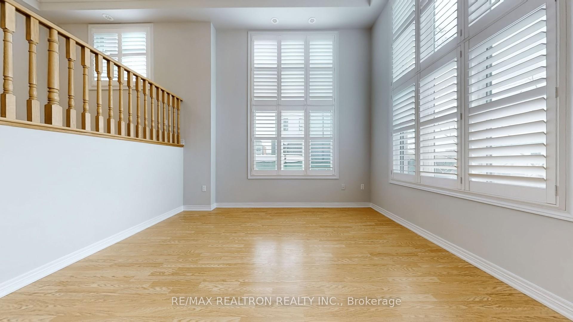 Photo 5 of 26 Comely Way, Markham, Milliken Mills East — HOMEH