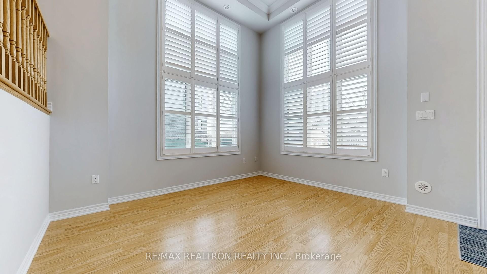 Photo 6 of 26 Comely Way, Markham, Milliken Mills East — HOMEH