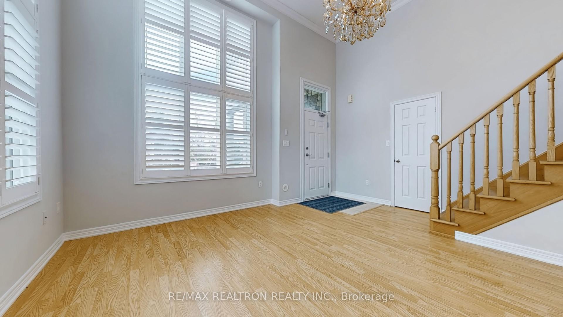 Photo 8 of 26 Comely Way, Markham, Milliken Mills East — HOMEH