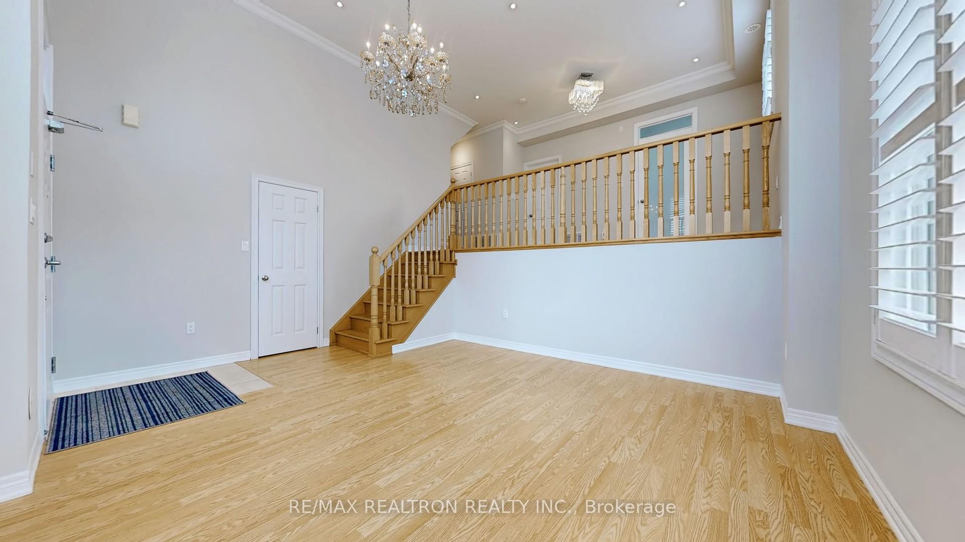 Photo 10 of 26 Comely Way, Markham, Milliken Mills East — HOMEH