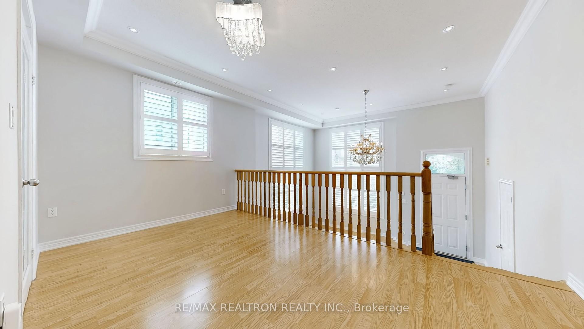 Photo 12 of 26 Comely Way, Markham, Milliken Mills East — HOMEH