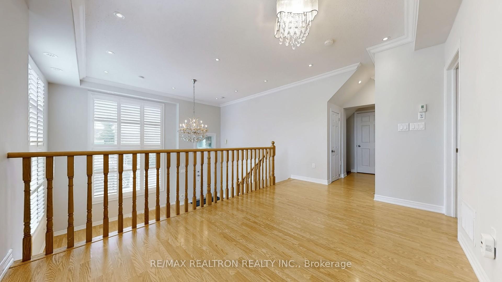 Photo 13 of 26 Comely Way, Markham, Milliken Mills East — HOMEH