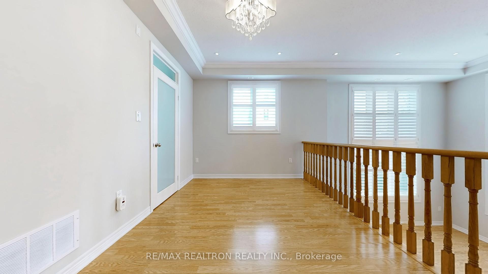 Photo 14 of 26 Comely Way, Markham, Milliken Mills East — HOMEH