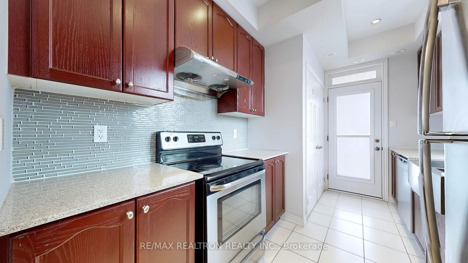 Photo 16 of 26 Comely Way, Markham, Milliken Mills East — HOMEH