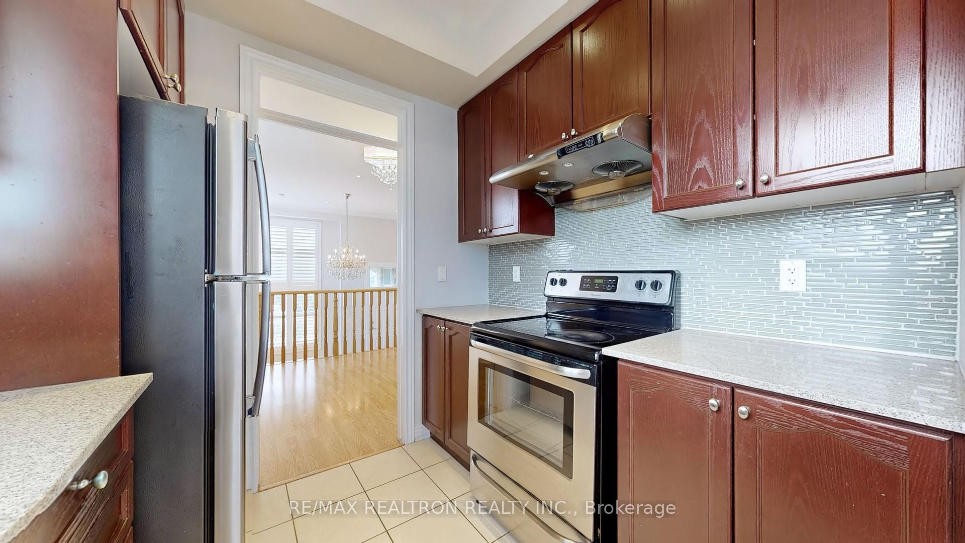 Photo 18 of 26 Comely Way, Markham, Milliken Mills East — HOMEH