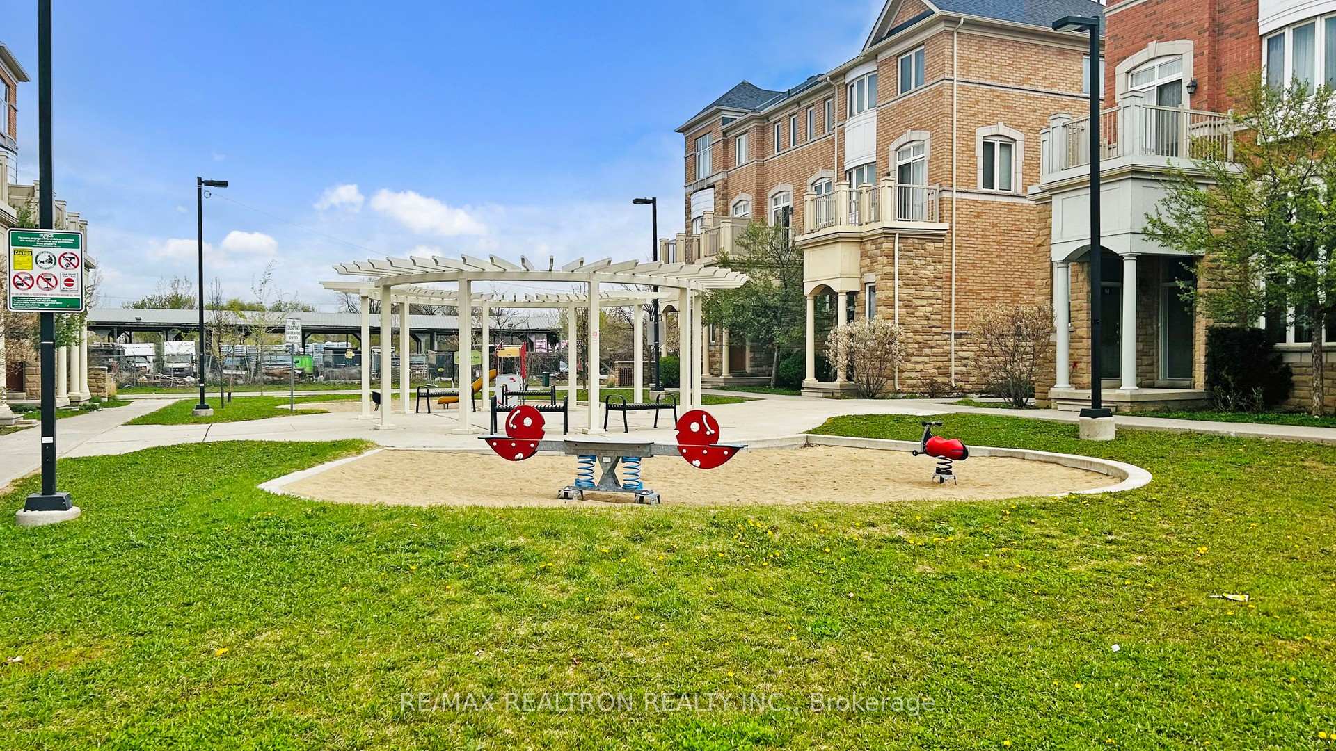 Photo 41 of 26 Comely Way, Markham, Milliken Mills East — HOMEH